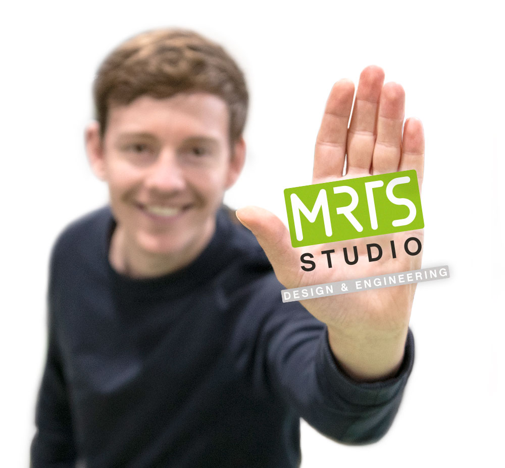 Maurits Vermeulen met logo Studio MRTS